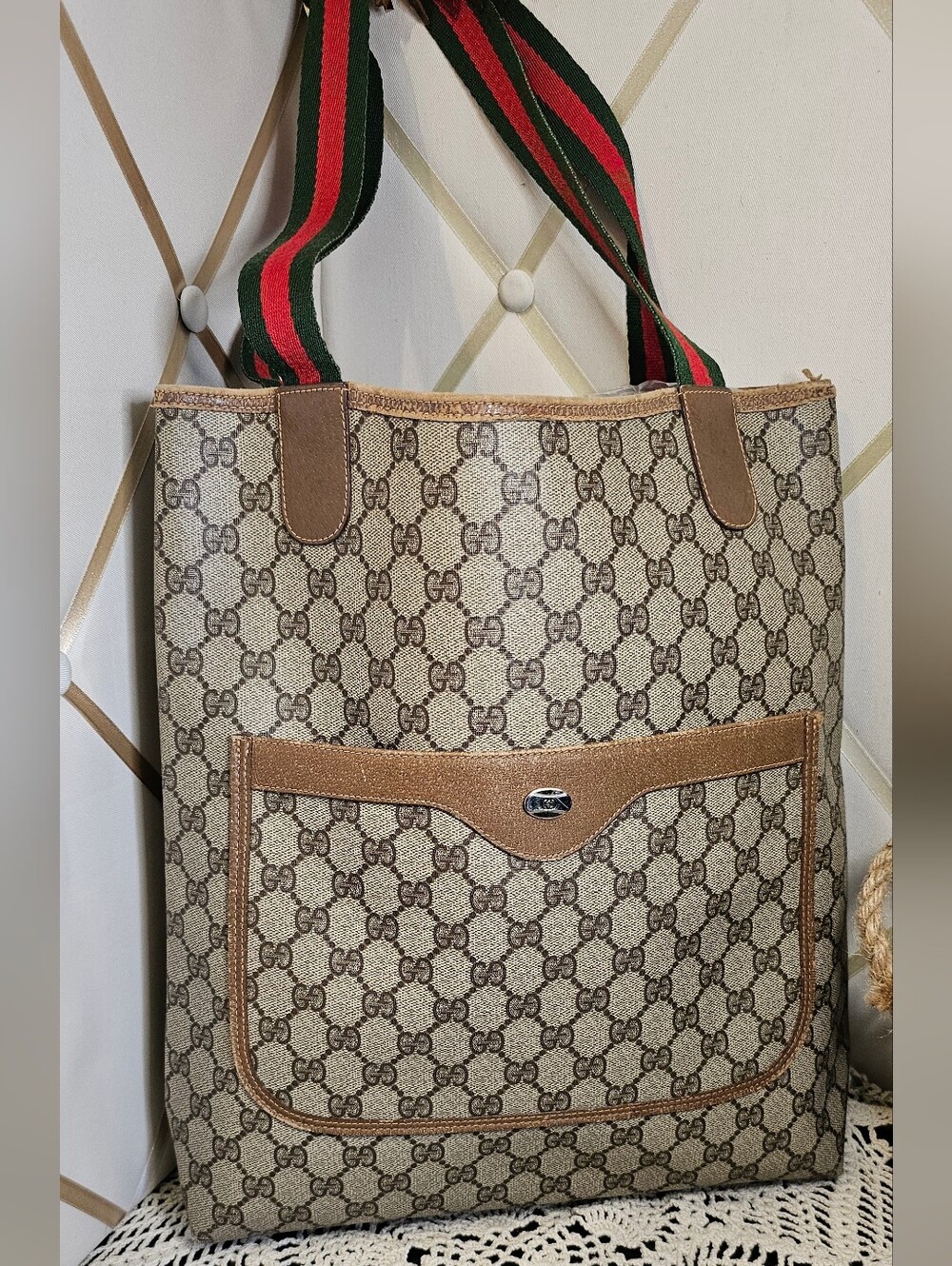 Gucci GG Supreme Sherry Line Tote Bag.
